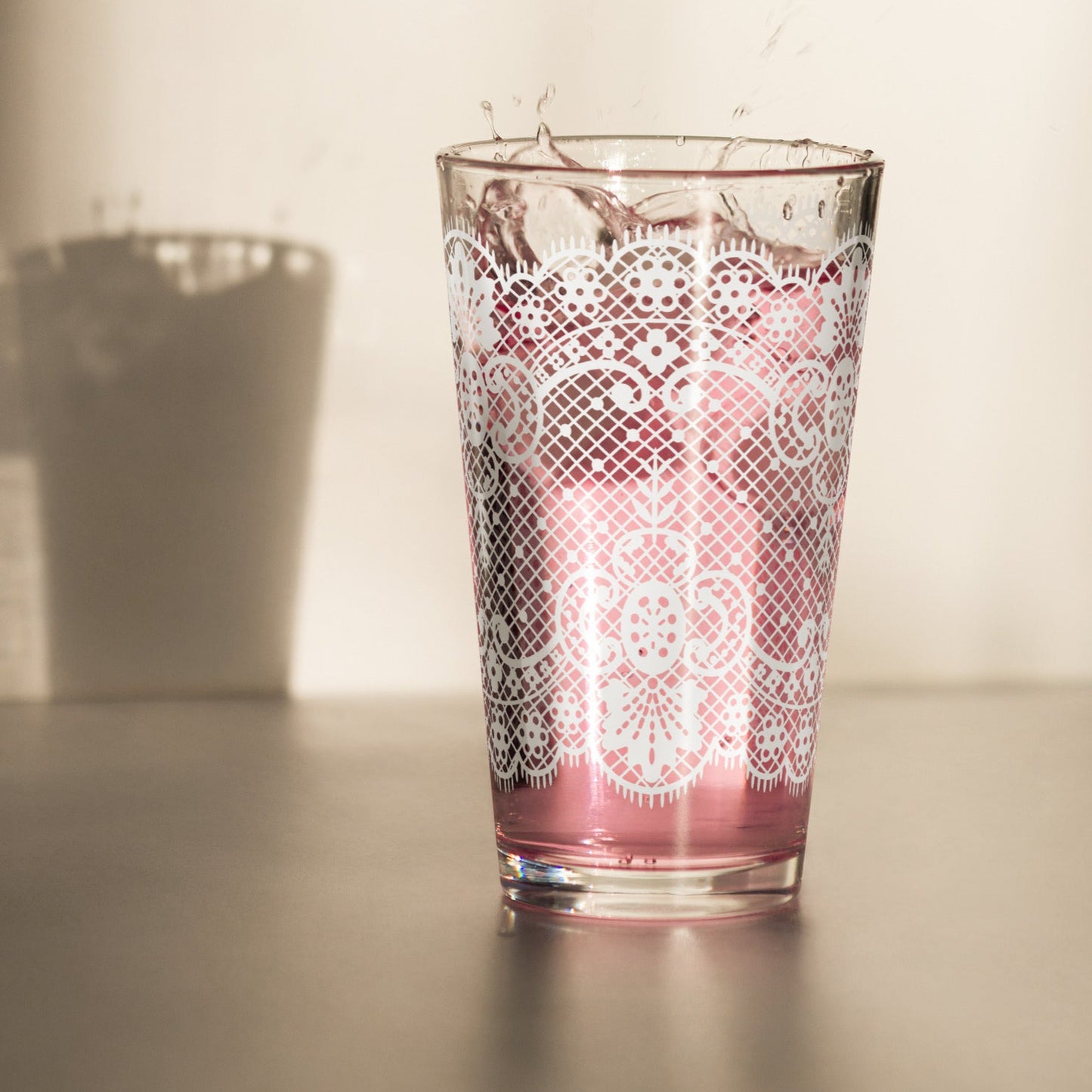 Ladies Lace Pint/Shaker Glass